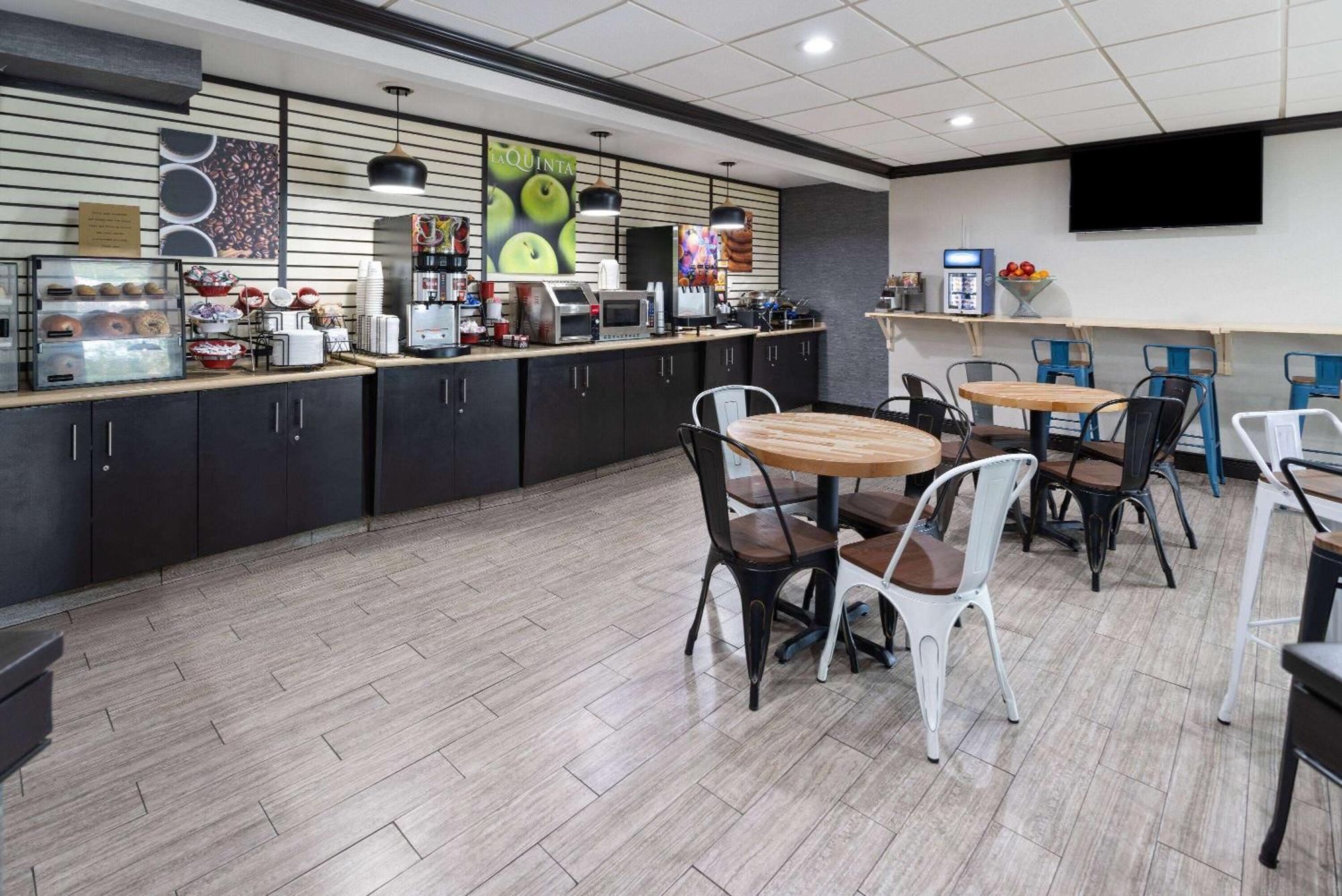 וויליאמסוויל La Quinta Inn By Wyndham Buffalo Airport מראה חיצוני תמונה