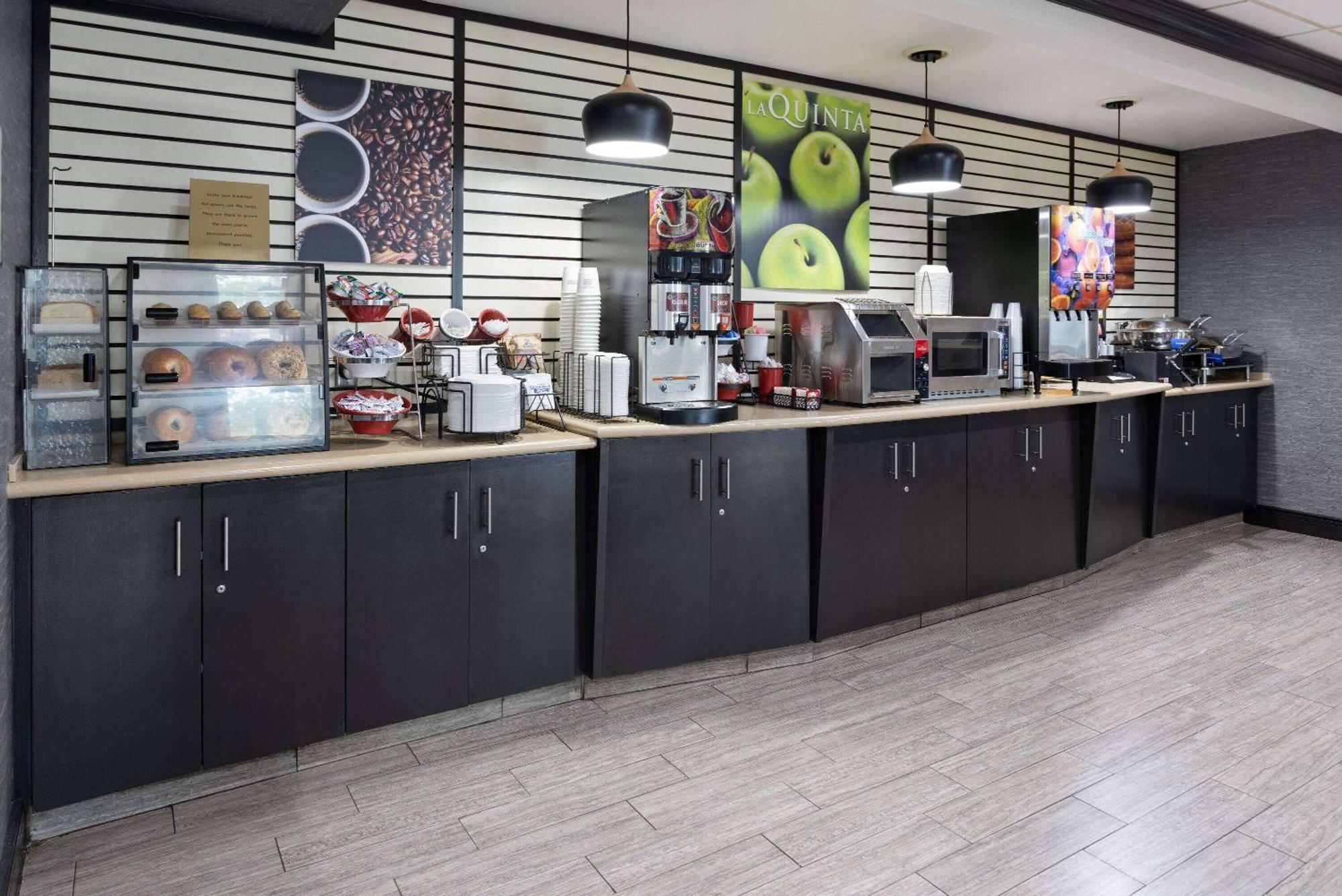 וויליאמסוויל La Quinta Inn By Wyndham Buffalo Airport מראה חיצוני תמונה