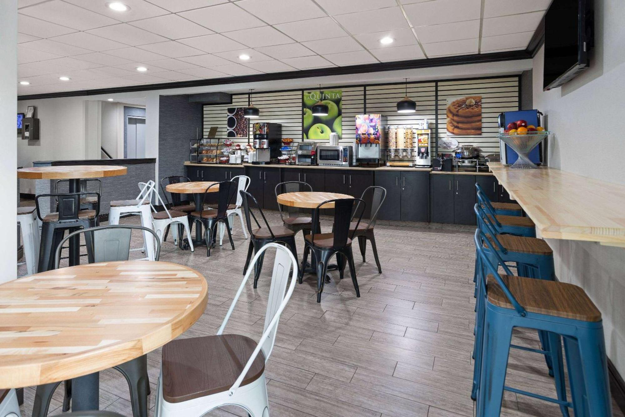 וויליאמסוויל La Quinta Inn By Wyndham Buffalo Airport מראה חיצוני תמונה