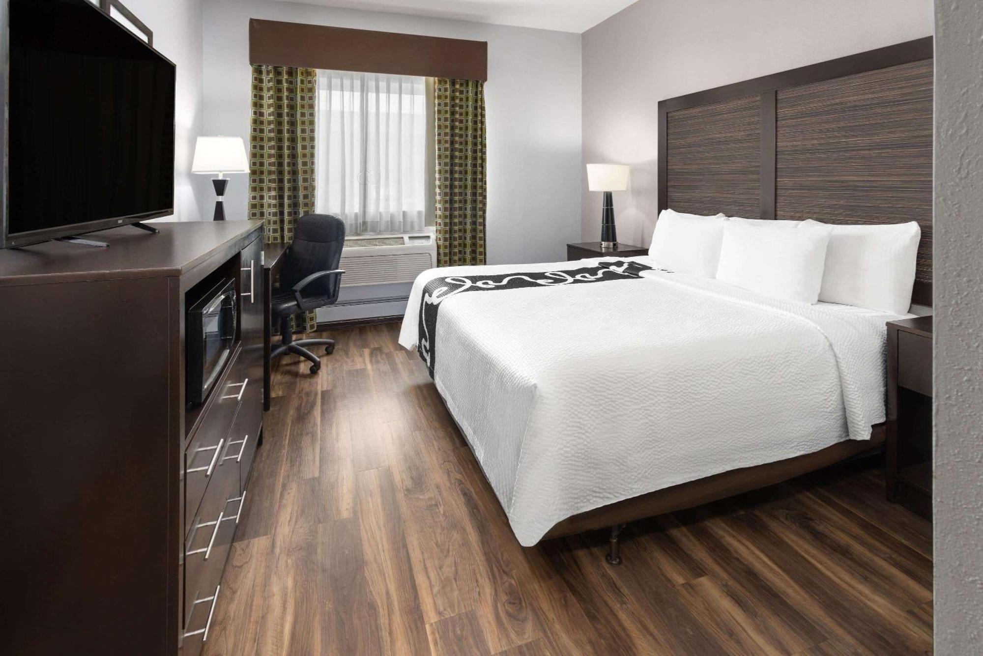 וויליאמסוויל La Quinta Inn By Wyndham Buffalo Airport מראה חיצוני תמונה