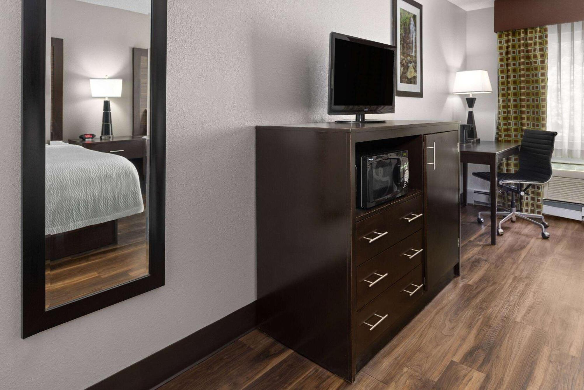 וויליאמסוויל La Quinta Inn By Wyndham Buffalo Airport מראה חיצוני תמונה