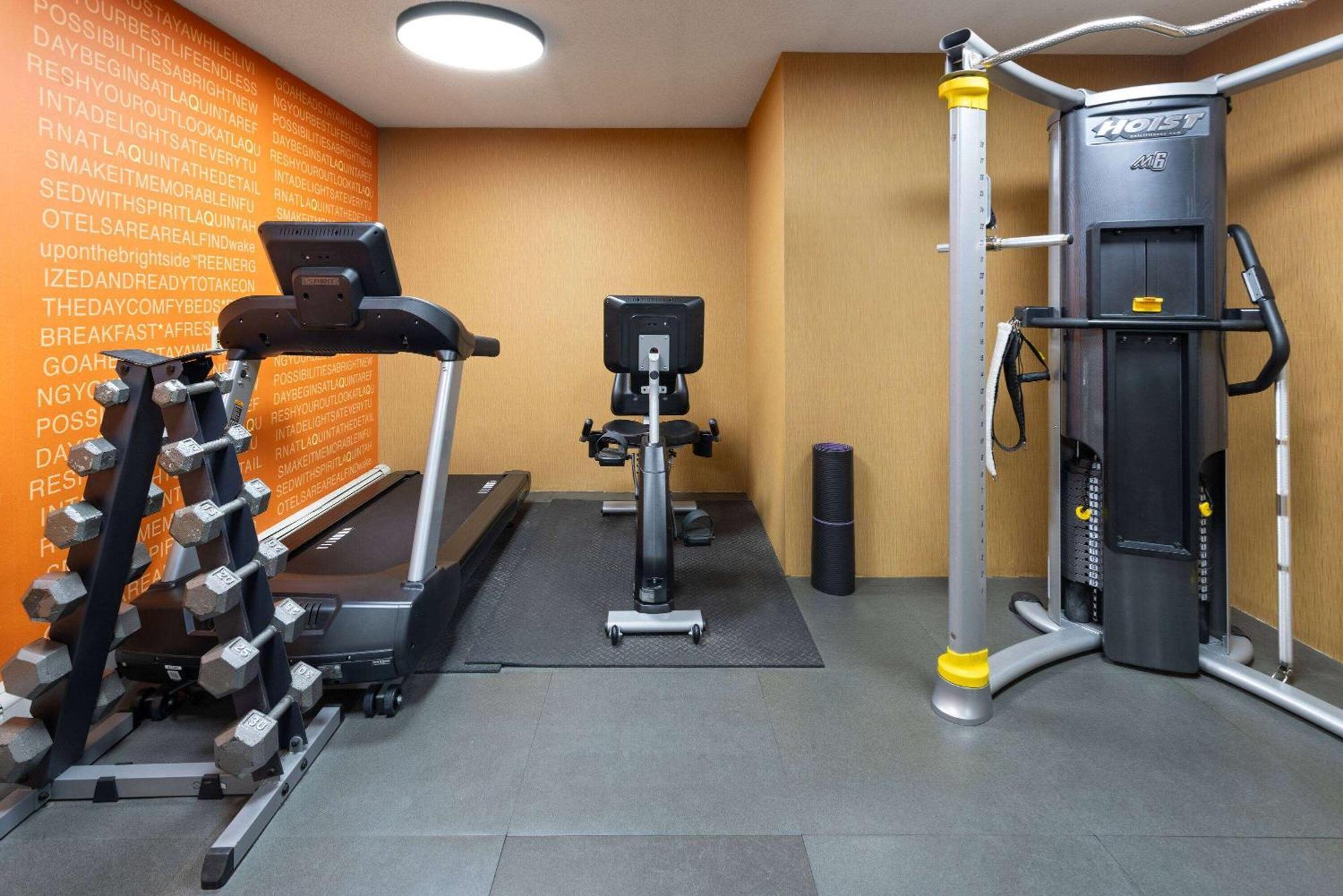 וויליאמסוויל La Quinta Inn By Wyndham Buffalo Airport מראה חיצוני תמונה