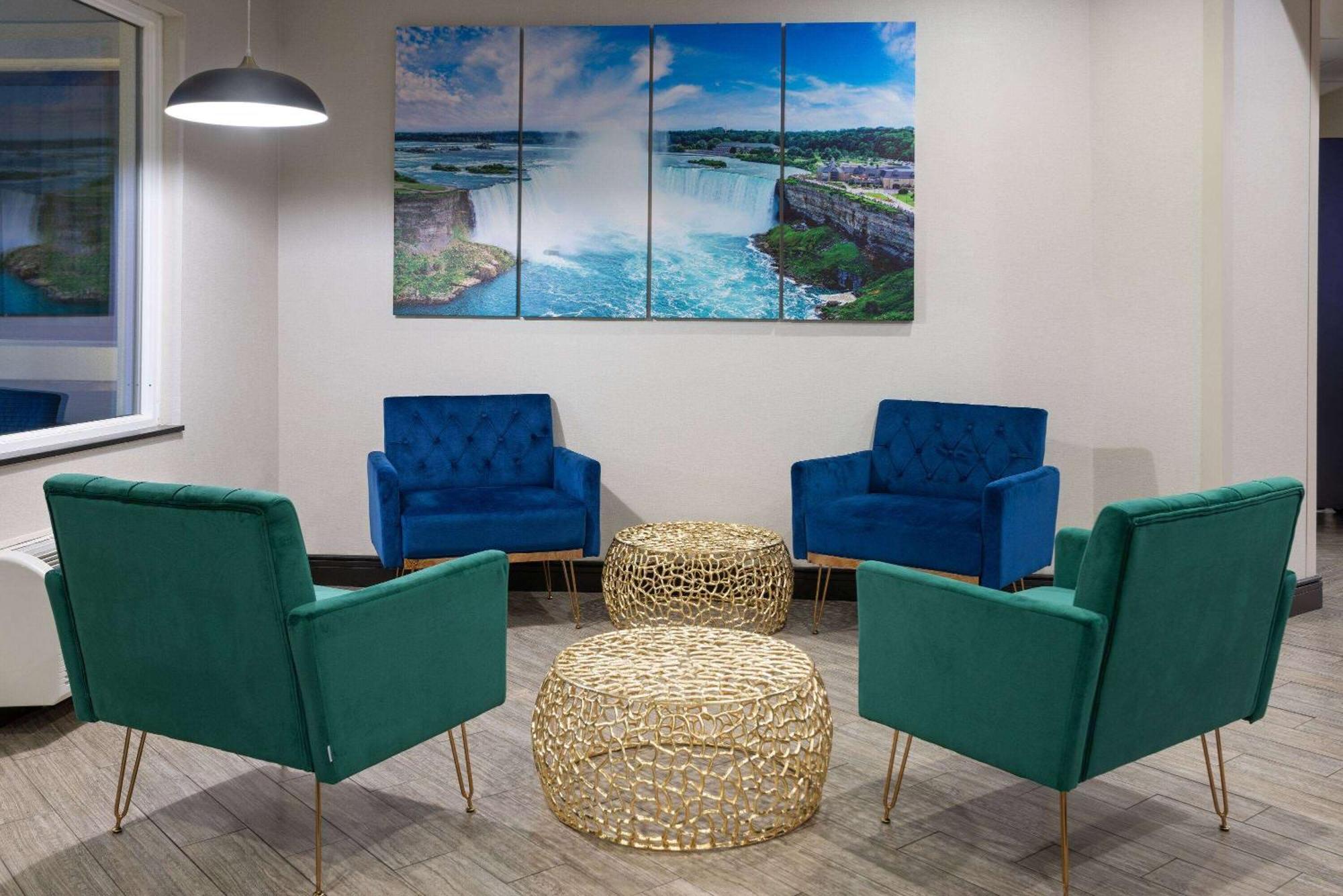 וויליאמסוויל La Quinta Inn By Wyndham Buffalo Airport מראה חיצוני תמונה