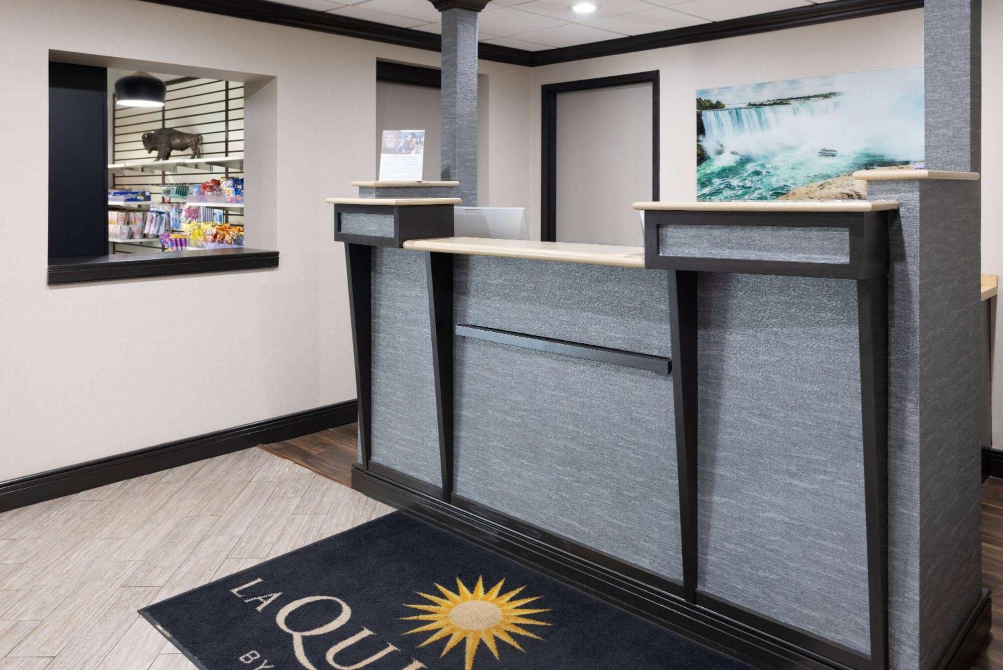 וויליאמסוויל La Quinta Inn By Wyndham Buffalo Airport מראה חיצוני תמונה