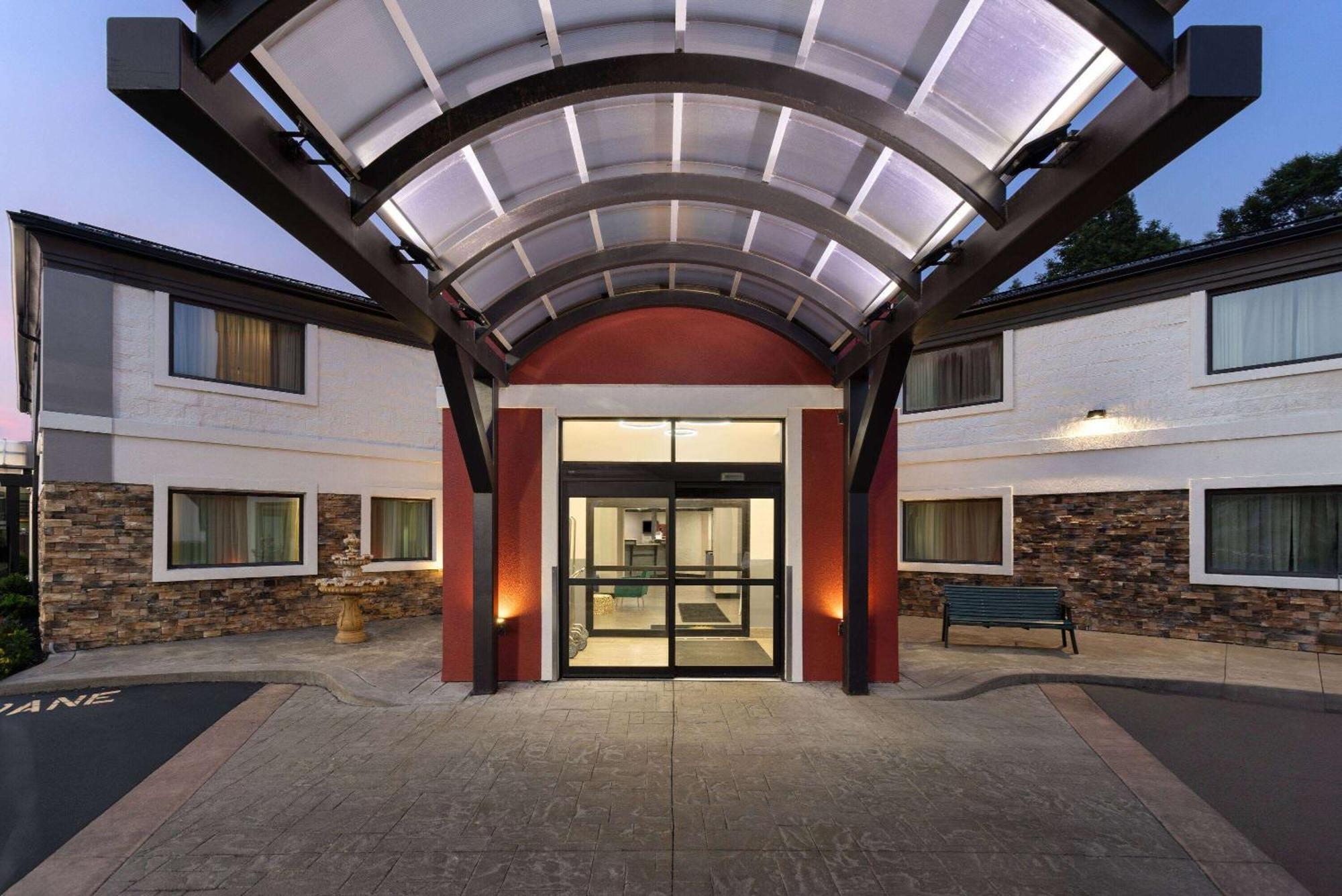וויליאמסוויל La Quinta Inn By Wyndham Buffalo Airport מראה חיצוני תמונה