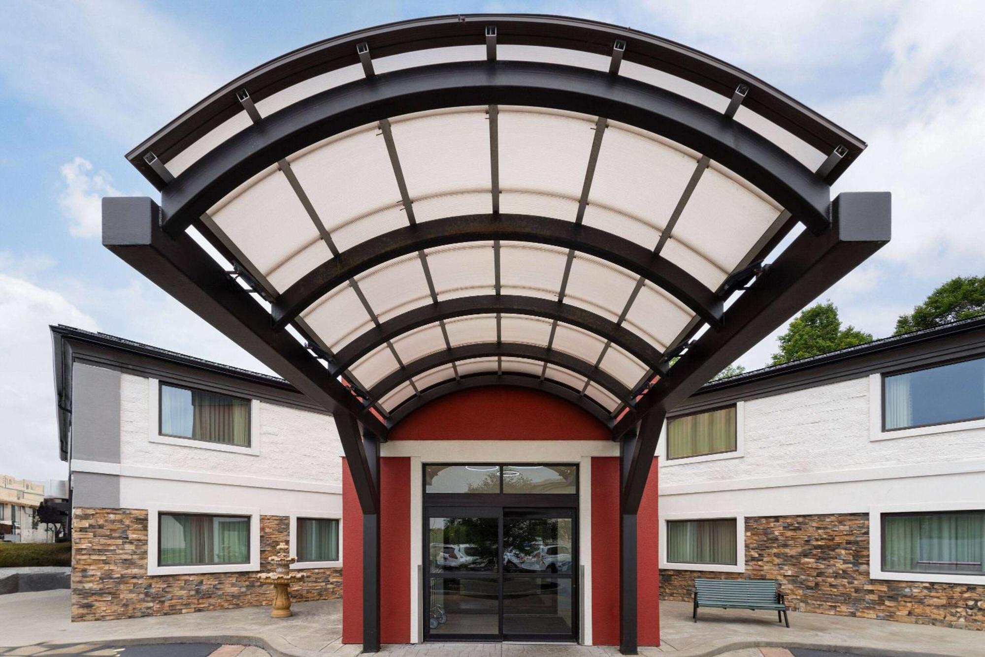 וויליאמסוויל La Quinta Inn By Wyndham Buffalo Airport מראה חיצוני תמונה